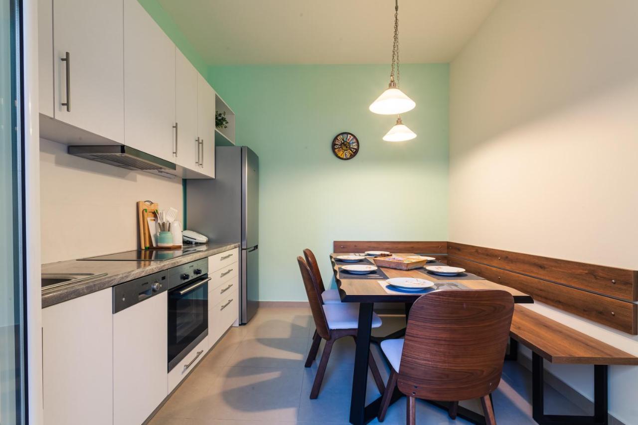 Ferienwohnung Upscale Modern Escape In The Historic Center Kalamata Exterior foto